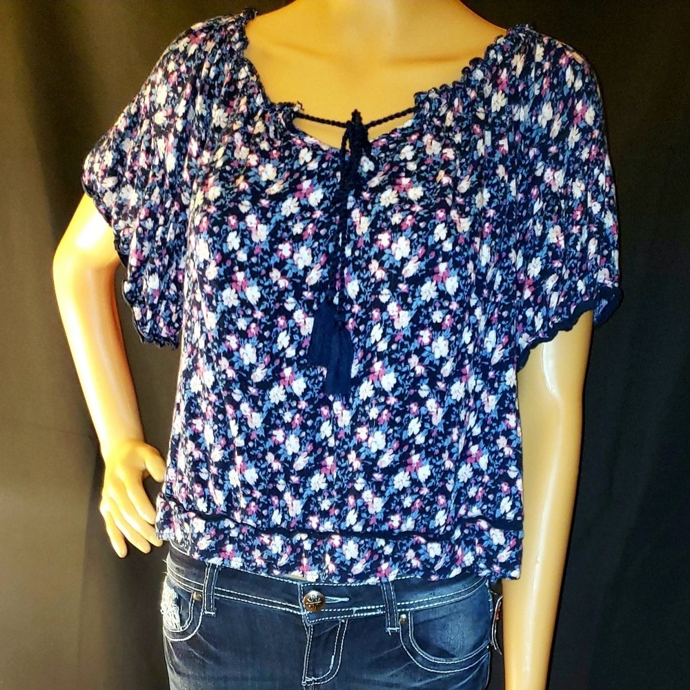 American Eagle Navy blue with flowers flowy top